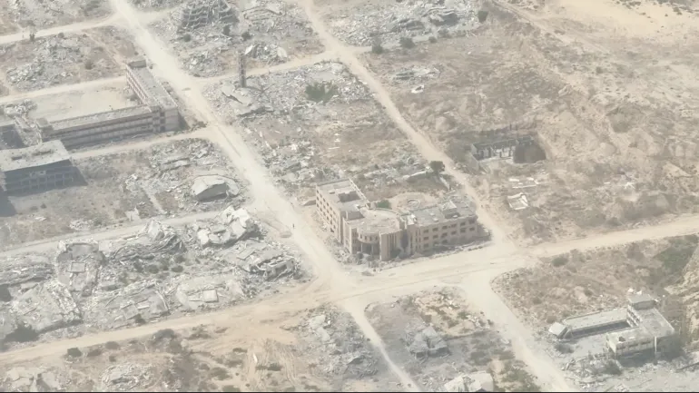 غزة بدت من السماء مدينة مدمرة بالكامل حيث لا أثر للأحياء السكنية ولا للبنية التحتية